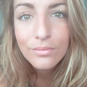 Meet your Posher, Hillary